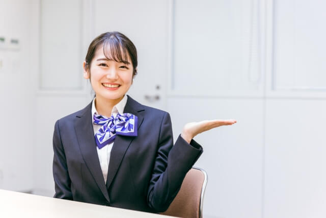 ショップ店員女性
